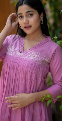 Pink Cotton kurti designed with floral embroidery 4