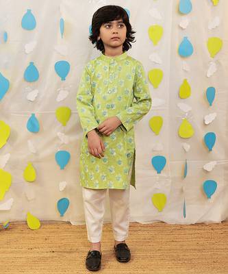 Green embroidered cotton kurta pyjama 1