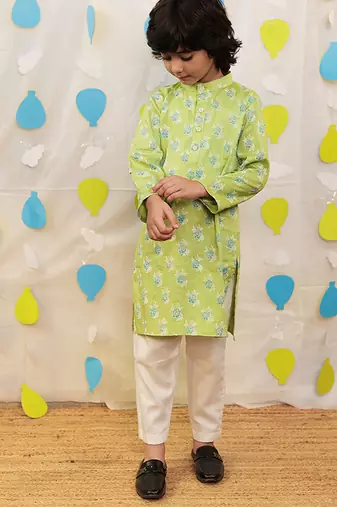 Green embroidered cotton kurta pyjama