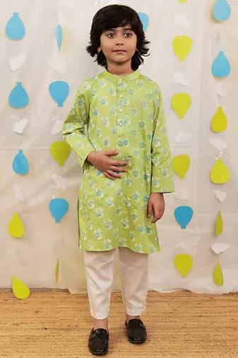 Green embroidered cotton kurta pyjama