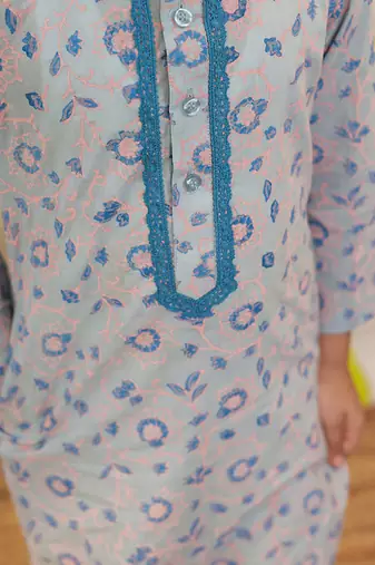Blue embroidered cotton kurta pyjama
