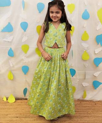 Green embroidered cotton co ord set 1