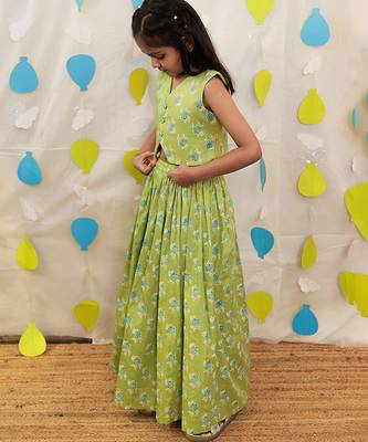 Green embroidered cotton co ord set 3
