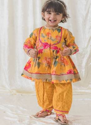 Yellow printed cotton kurta pyjama 4