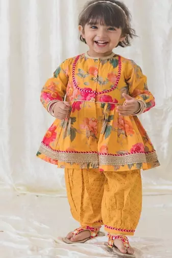 Yellow printed cotton kurta pyjama
