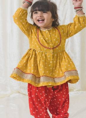 Yellow printed cotton kurta pyjama 2