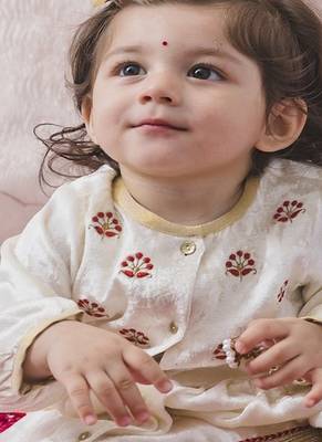 Cream embroidered viscose kurta pyjama 2