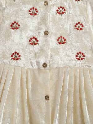 Cream embroidered viscose kurta pyjama 4