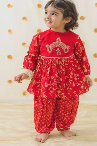 Red embroidered cotton kurta pyjama