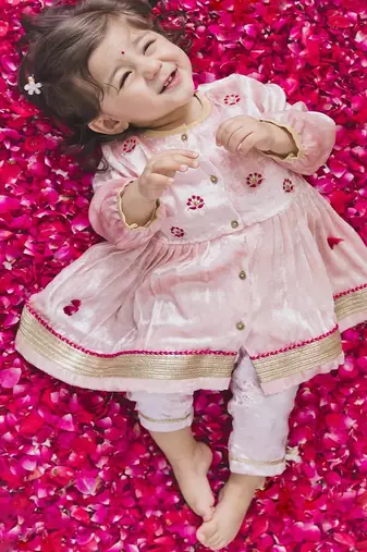 Pink embroidered viscose kurta pyjama