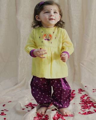 Yellow embroidered chanderi kurta pyjama 1