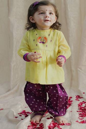 Green embroidered chanderi kurta pyjama