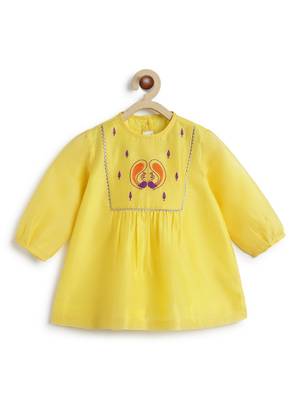Yellow embroidered chanderi kurta pyjama 5