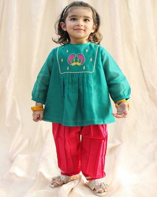 Green embroidered chanderi kurta pyjama 2