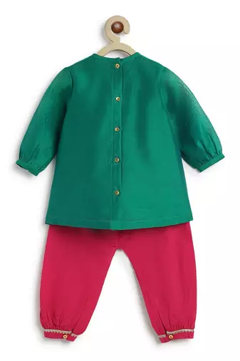 Green embroidered chanderi kurta pyjama