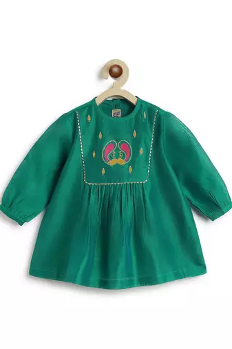 Green embroidered chanderi kurta pyjama