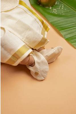 Cream tissue plain thamburan kutti kurta with mundu for boys 3
