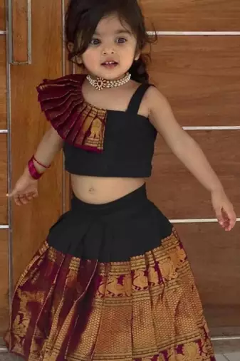 Black cotton plain aizah one-shoulder crop top & skirt for girls