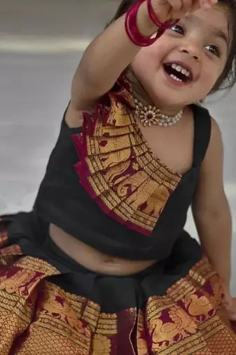 Black cotton plain aizah one-shoulder crop top & skirt for girls