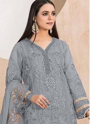 Heavy organza with boring embroidered sequin work semistitched pakistani suit 2