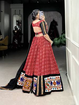 red Cotton Printed Chaniya Choli with Gamthi Work and Mirror Embellishments 3