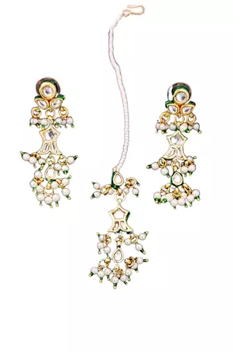 Beautiful kundan pearl and green pearls necklace set with maang tikka & earrings