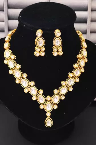 Classic oval polki kundan green enamel necklace set with matching earrings