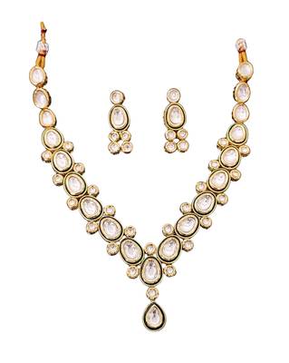 Classic oval polki kundan green enamel necklace set with matching earrings 4