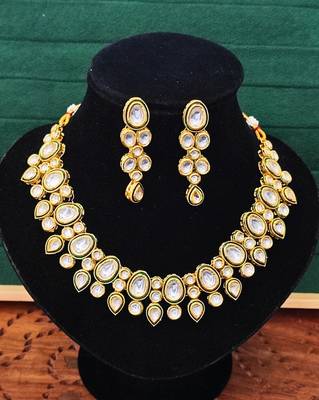Statement polki kundan necklace set with long drop earrings 3