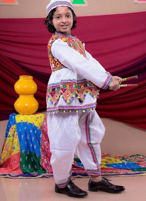 Cotton blend woven full sleeves navratri theme banjara embroidered kediya with coordinating dhoti set - white 3