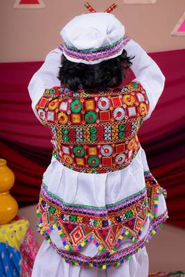 Cotton blend woven full sleeves navratri theme banjara embroidered kediya with coordinating dhoti set - white 4