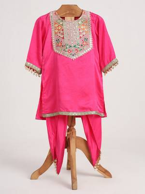 Pink  cotton embroidered  kurta set 1