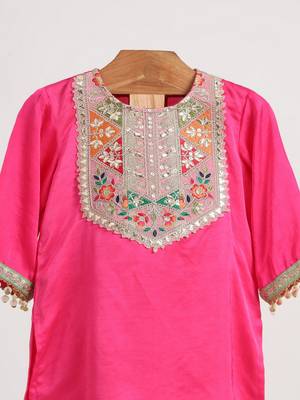 Pink  cotton embroidered  kurta set 4