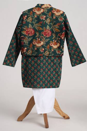 Green cotton embroidered  kurta pyjama