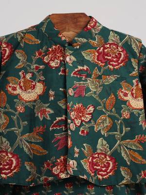 Green cotton embroidered  kurta pyjama 2