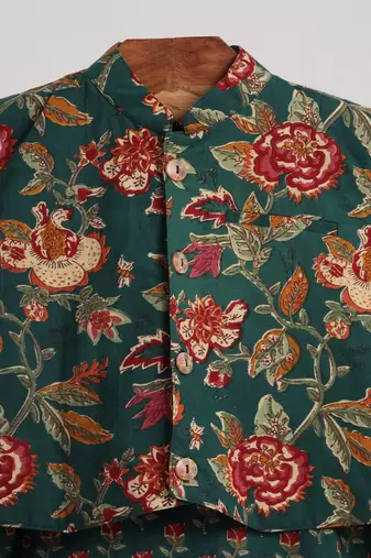 Green cotton embroidered  kurta pyjama
