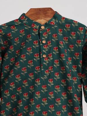 Green cotton embroidered  kurta pyjama 3