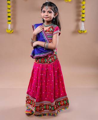 Navratri theme cotton half sleeves kutch work embroidered lehenga choli with dupatta - pink 3