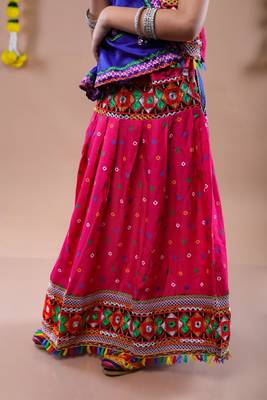 Navratri theme cotton half sleeves kutch work embroidered lehenga choli with dupatta - pink 4