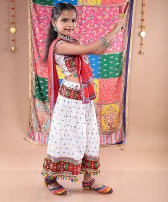 Navratri theme cotton half sleeves kutch work embroidered lehenga choli with dupatta - white 5