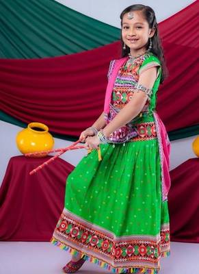 Navratri theme cotton half sleeves kutch work embroidered lehenga choli with dupatta - green 5