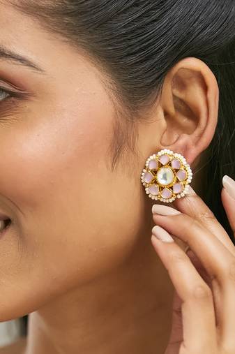 gold plated pink kundan studded & beaded floral shaped studs