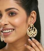 gold plated elegant kundan stone studded & pearl beaded chandbalis