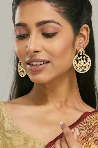 gold plated elegant kundan stone studded & pearl beaded chandbalis