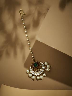 gold plated green stone & kundan studded with pearl drop maang tikka head jewellery 3