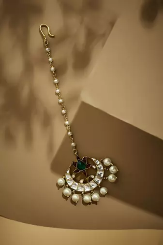 gold plated green stone & kundan studded with pearl drop maang tikka head jewellery