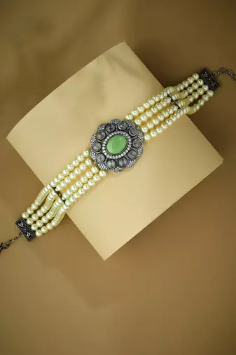 Pearl beaded jade stone choker necklace