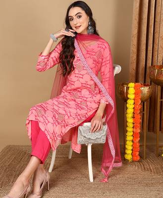 Women pink viscose rayon geometric printed straight kurta trouser with dupatta 5