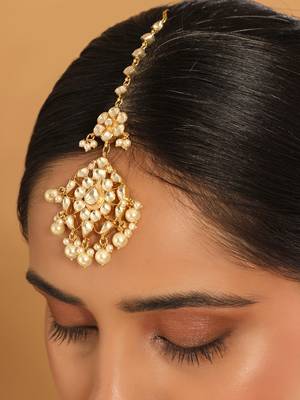 gold plated kundan studded maang tikka head jewellery 1