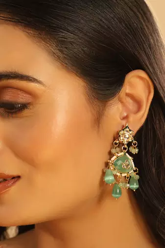22k gold plated lush green maang tikka & earrings set